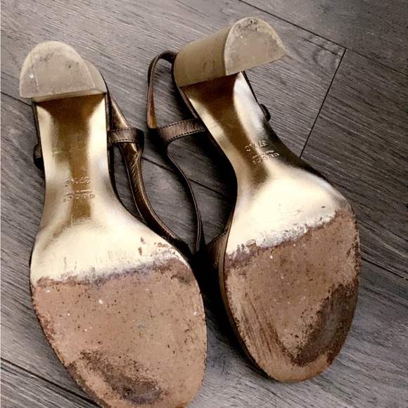 GUCCI CRISS CROSS LEATHER HEELS COMES WITH COA - Picture 4 of 5